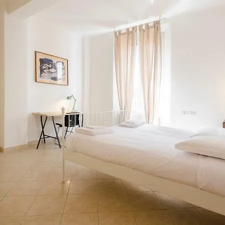 Petroni Apartment *