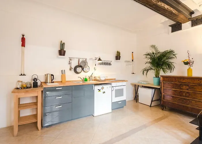 Petroni Apartment *